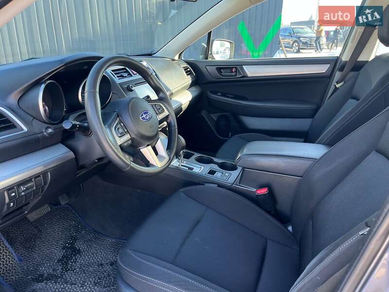 Седан Subaru Legacy 2015 в Львове