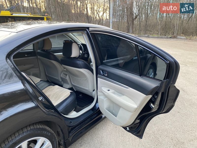 Седан Subaru Legacy 2014 в Києві