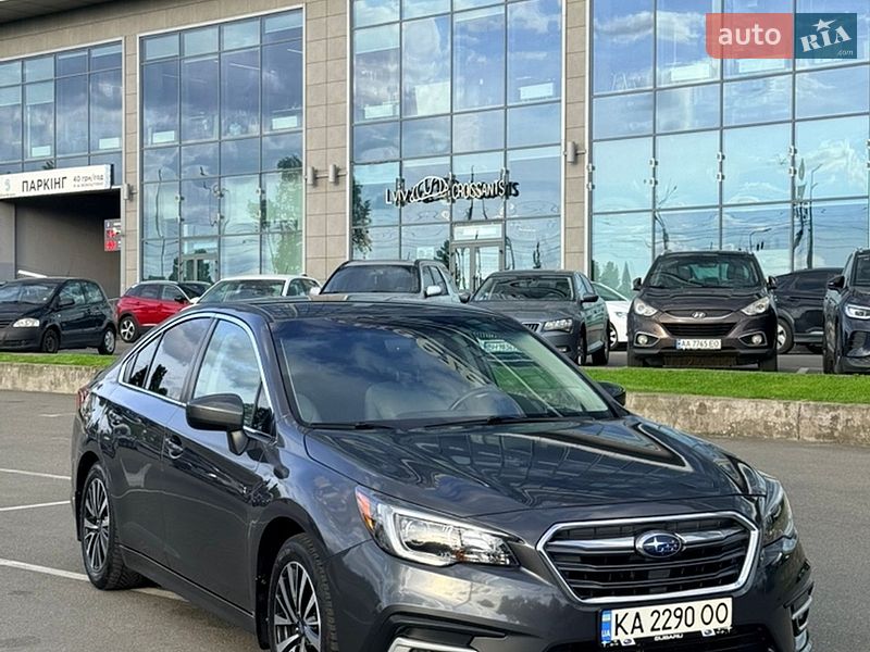Седан Subaru Legacy 2017 в Киеве