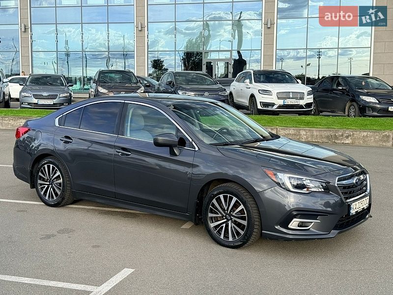 Седан Subaru Legacy 2017 в Киеве