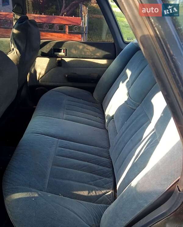 Седан Subaru Leone 1988 в Еланце фото 7 Седан Subaru Leone 1988 в Еланце