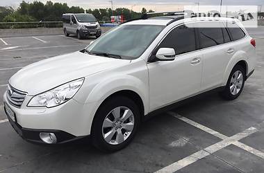 Внедорожник / Кроссовер Subaru Outback 2012 в Киеве