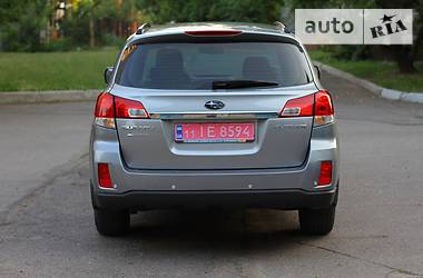 Внедорожник / Кроссовер Subaru Outback 2010 в Киеве