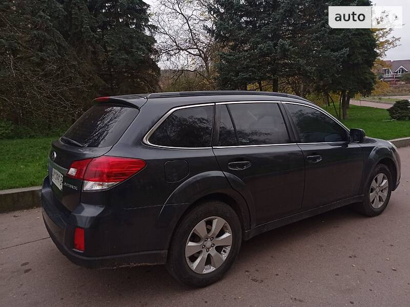 Позашляховик / Кросовер Subaru Outback 2011 в Житомирі