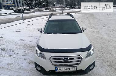 Позашляховик / Кросовер Subaru Outback 2017 в Рівному