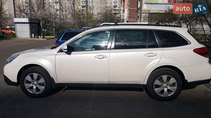 Універсал Subaru Outback 2010 в Черкасах