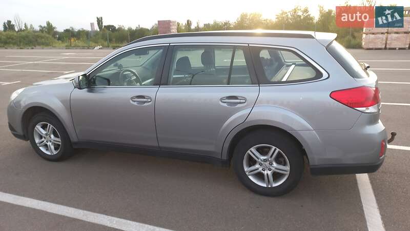 Универсал Subaru Outback 2010 в Кривом Роге