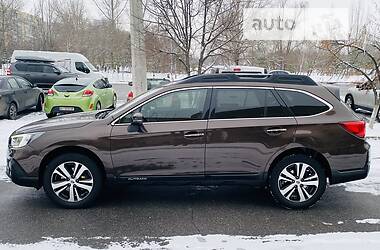 Внедорожник / Кроссовер Subaru Outback 2018 в 
