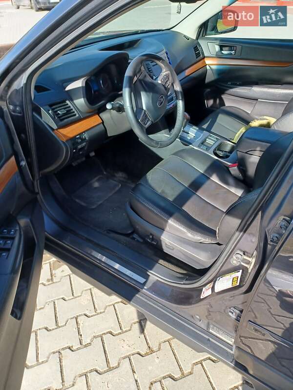 Універсал Subaru Outback 2012 в Тернополі