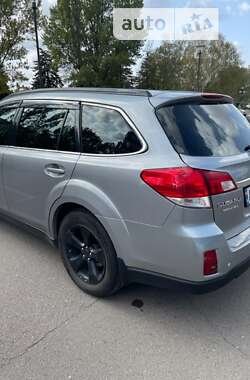 Универсал Subaru Outback 2010 в Киеве