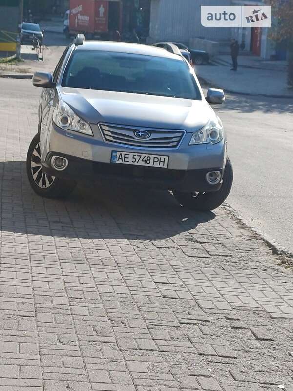 Універсал Subaru Outback 2011 в Дніпрі