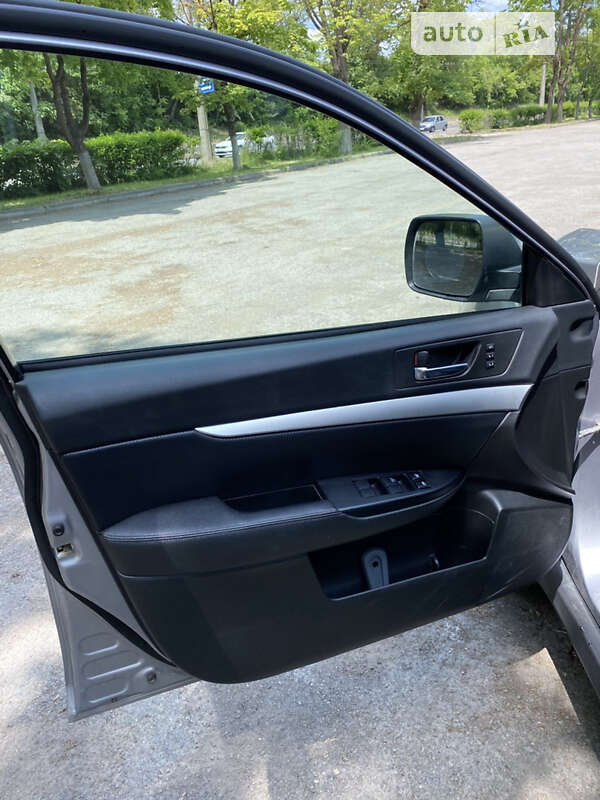 Универсал Subaru Outback 2011 в Тернополе