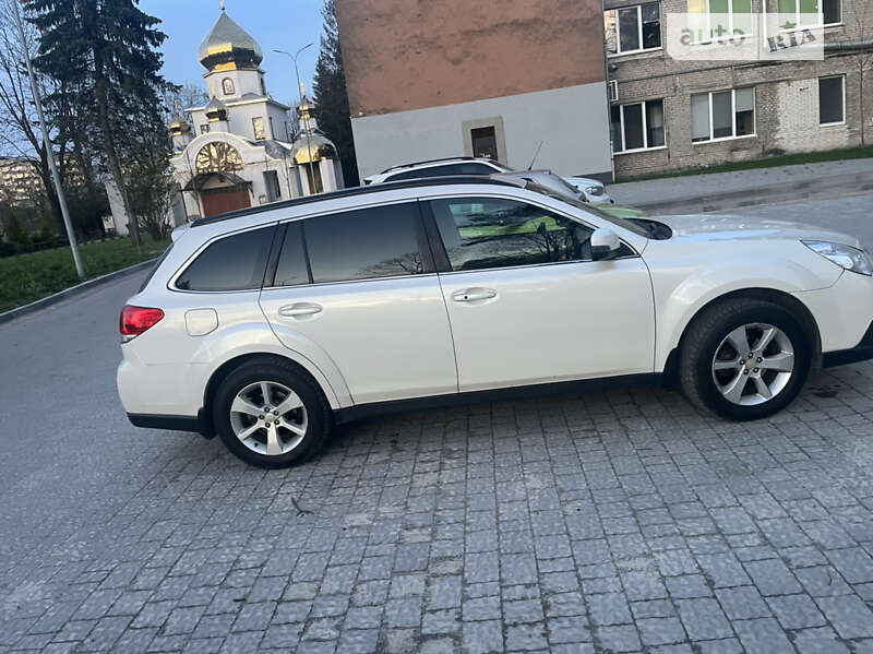 Универсал Subaru Outback 2013 в Львове