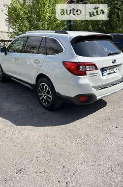 Универсал Subaru Outback 2015 в Львове