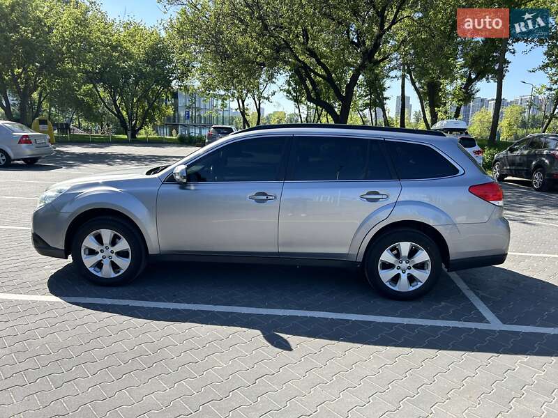 Subaru Outback 2011