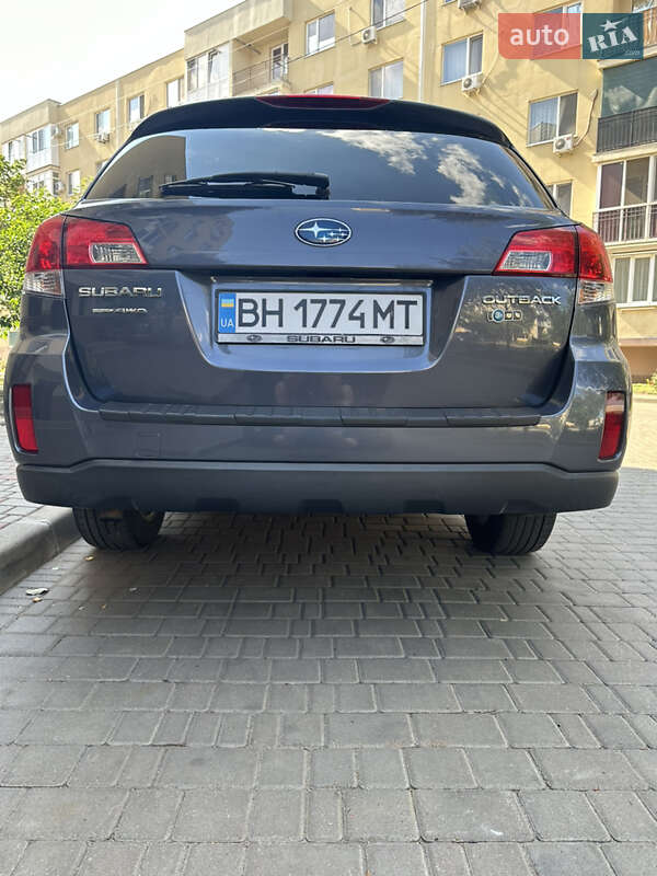 Універсал Subaru Outback 2013 в Одесі