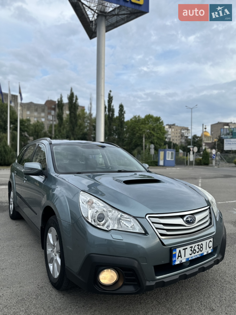 2010 Subaru Outback - мініатюра 12