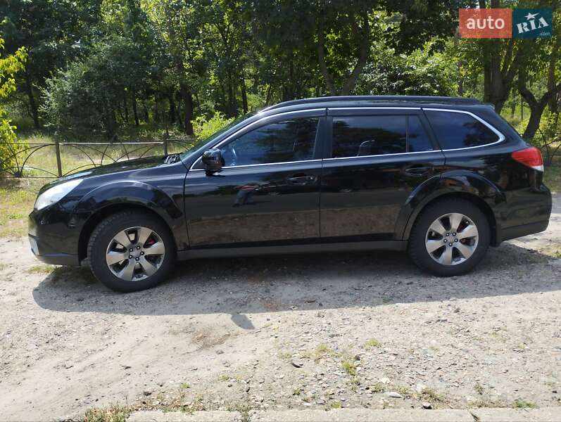 Універсал Subaru Outback 2010 в Києві