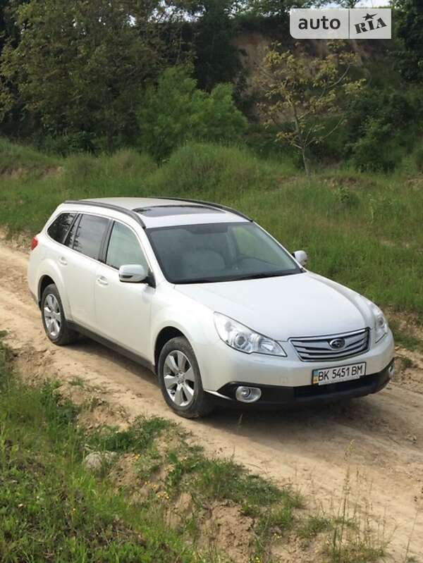 Універсал Subaru Outback 2011 в Рівному