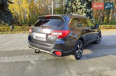 Универсал Subaru Outback 2015 в Киеве