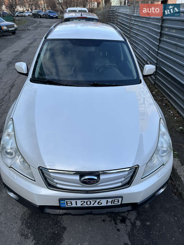 Універсал Subaru Outback 2011 в Полтаві