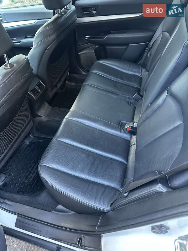 Універсал Subaru Outback 2011 в Полтаві