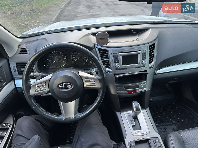 Універсал Subaru Outback 2011 в Полтаві