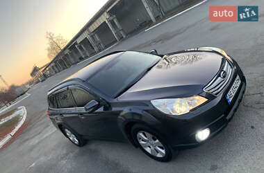 Універсал Subaru Outback 2010 в Дніпрі