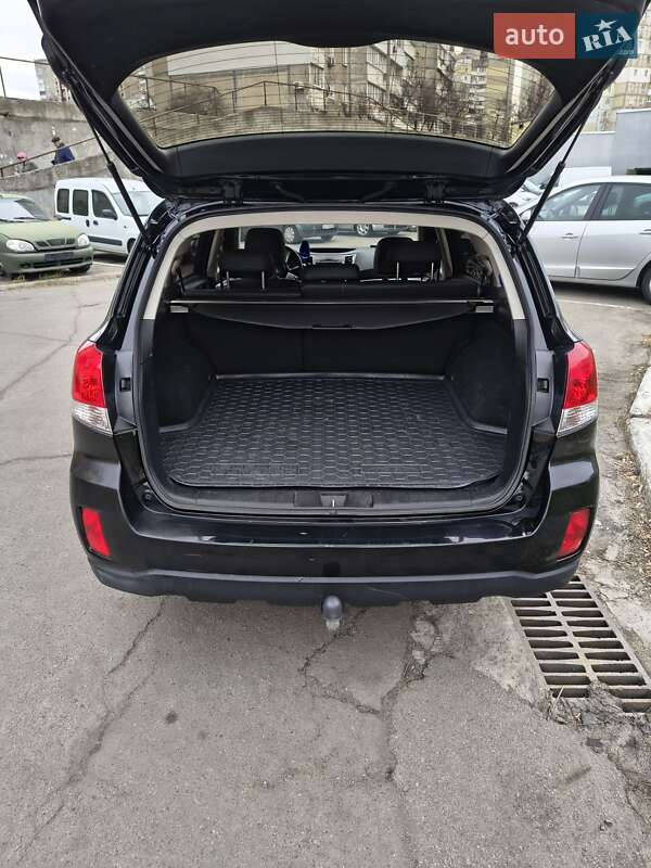 Универсал Subaru Outback 2011 в Киеве
