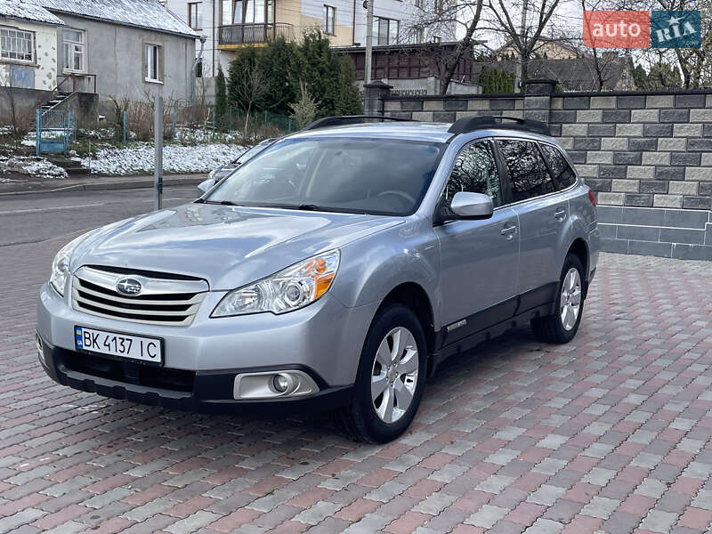 Универсал Subaru Outback 2011 в 