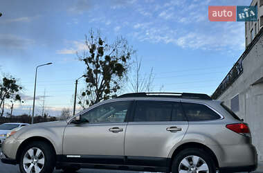 Универсал Subaru Outback 2010 в 