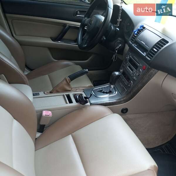 Универсал Subaru Outback 2005 в Новояворовске