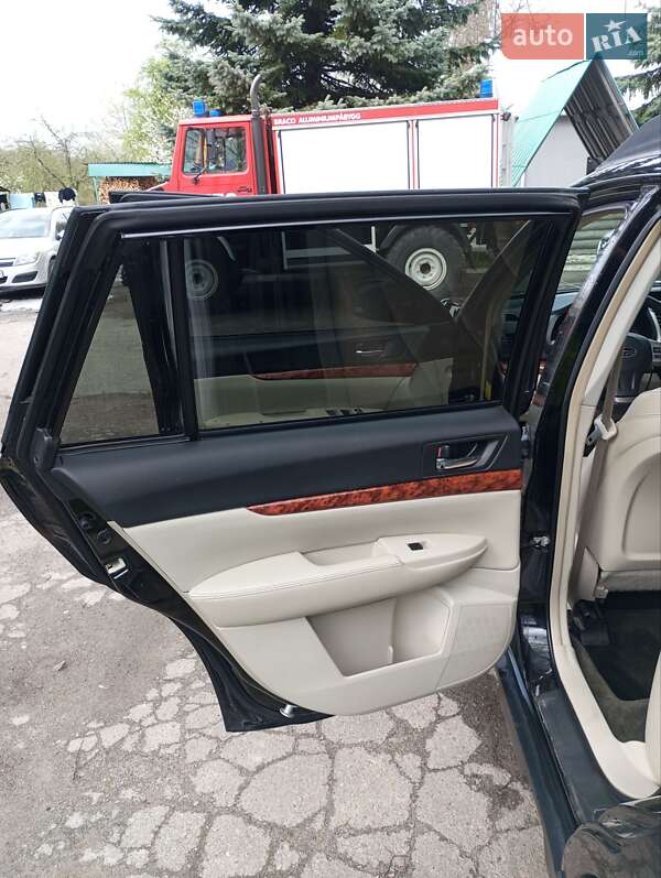 Універсал Subaru Outback 2012 в Дрогобичі