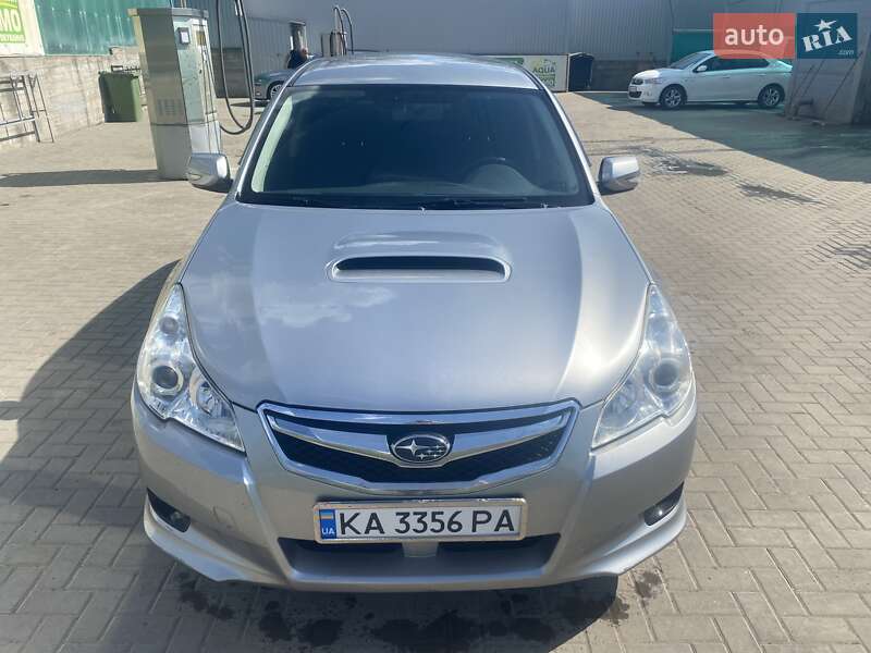 Универсал Subaru Outback 2010 в Николаеве