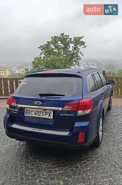 Универсал Subaru Outback 2011 в 