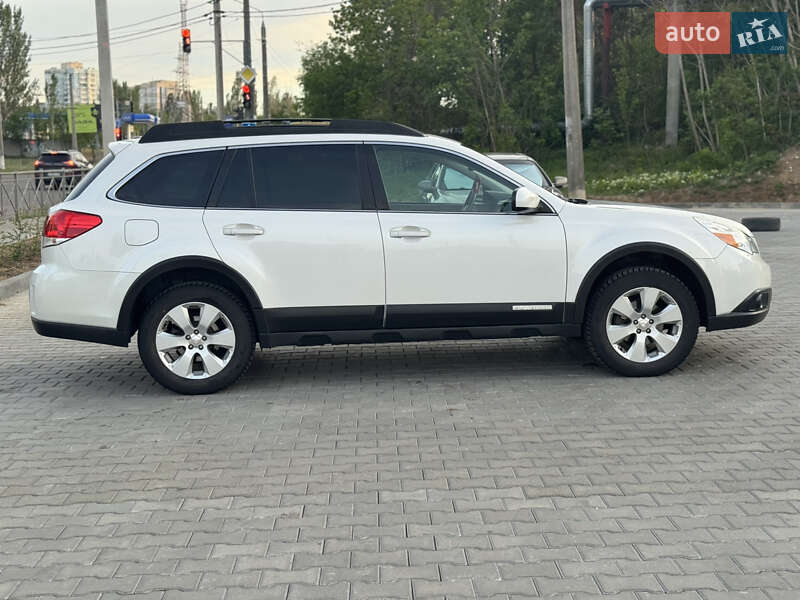 Універсал Subaru Outback 2010 в Миколаєві