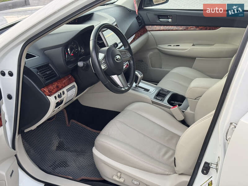 Універсал Subaru Outback 2010 в Миколаєві