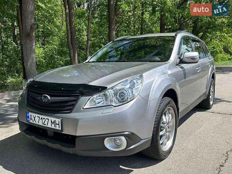 Универсал Subaru Outback 2011 в 