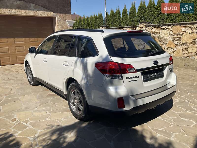 Универсал Subaru Outback 2014 в Ровно