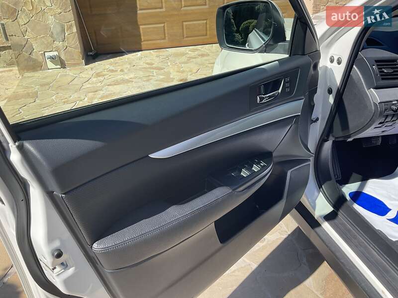 Универсал Subaru Outback 2014 в Ровно