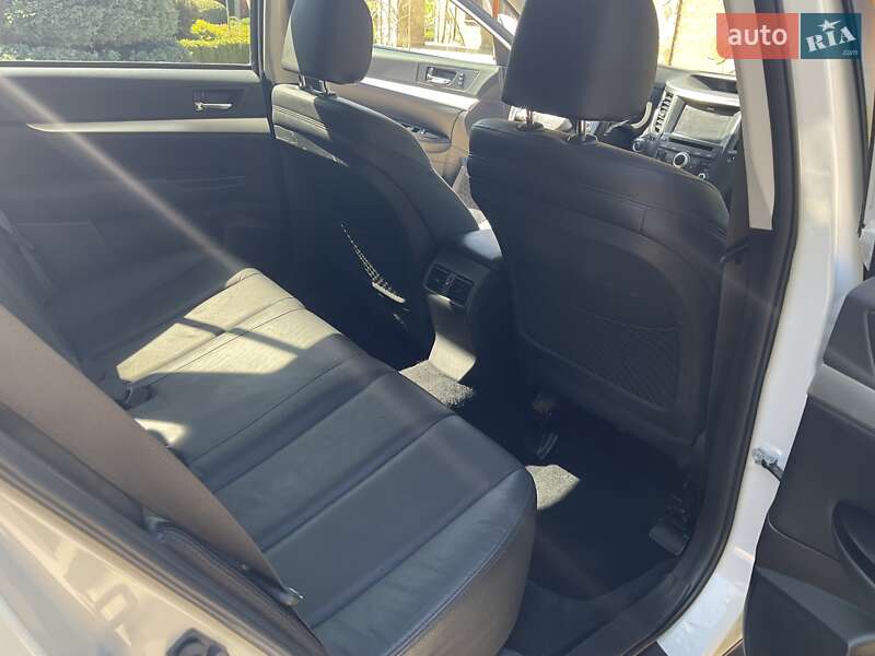 Универсал Subaru Outback 2014 в Ровно