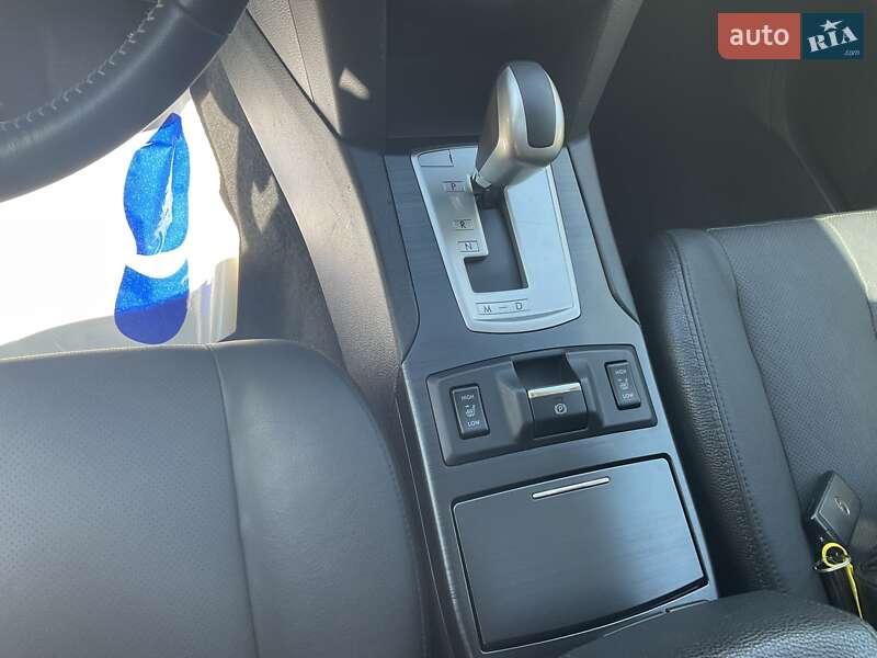 Универсал Subaru Outback 2014 в Ровно