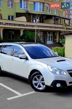 Універсал Subaru Outback 2014 в Софіївській Борщагівці
