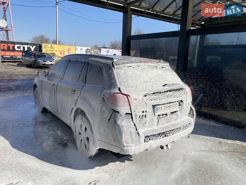 Универсал Subaru Outback 2010 в Лубнах