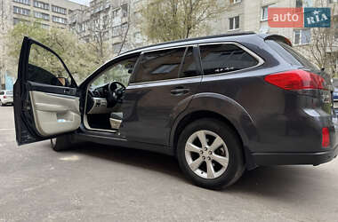 Универсал Subaru Outback 2010 в Львове