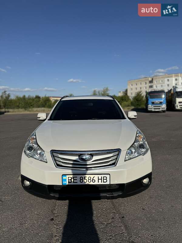 Универсал Subaru Outback 2010 в Вознесенске