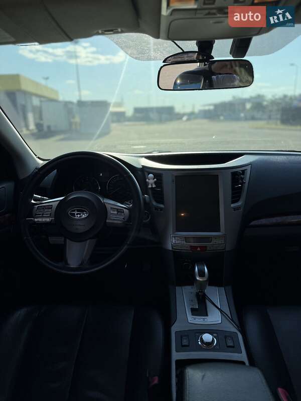 Универсал Subaru Outback 2010 в Вознесенске