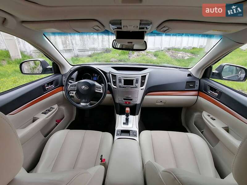Универсал Subaru Outback 2013 в Каменском