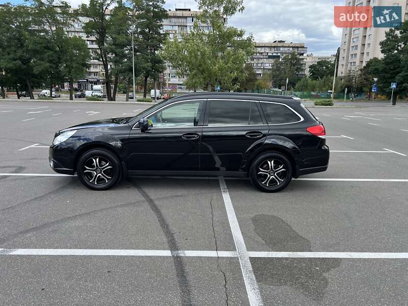 Универсал Subaru Outback 2010 в Киеве
