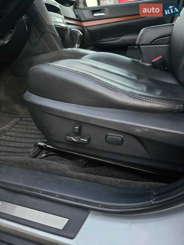 Универсал Subaru Outback 2012 в Киеве